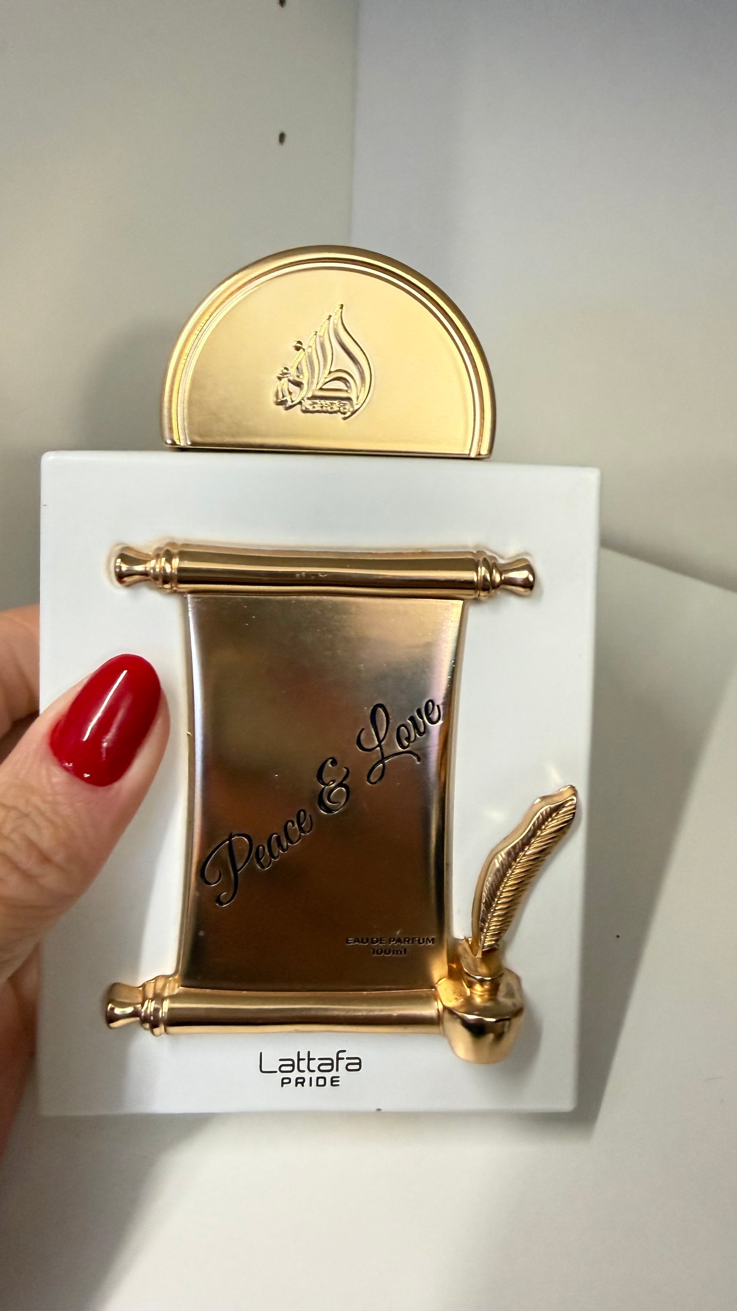 ⸻
Peace & Love Eau de Parfum 100ml – Lattafa Pride